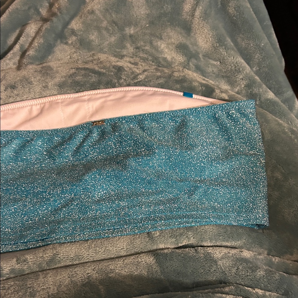 Victoria's Secret Shimmering Teal Bikini Top size large - Picture 5 of 8